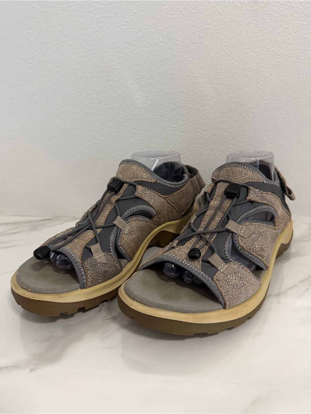 Ecco Offroad Toggle Sandals Gray Hiking Walking Travel Shoes Size 11 EU42